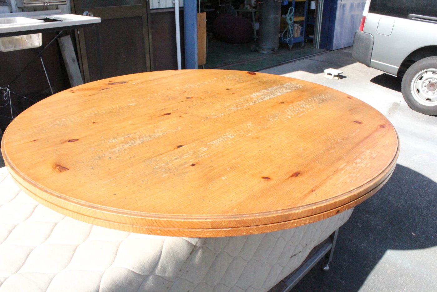 天板研磨のご依頼をいただきました。店舗までお持ち込みいただきました