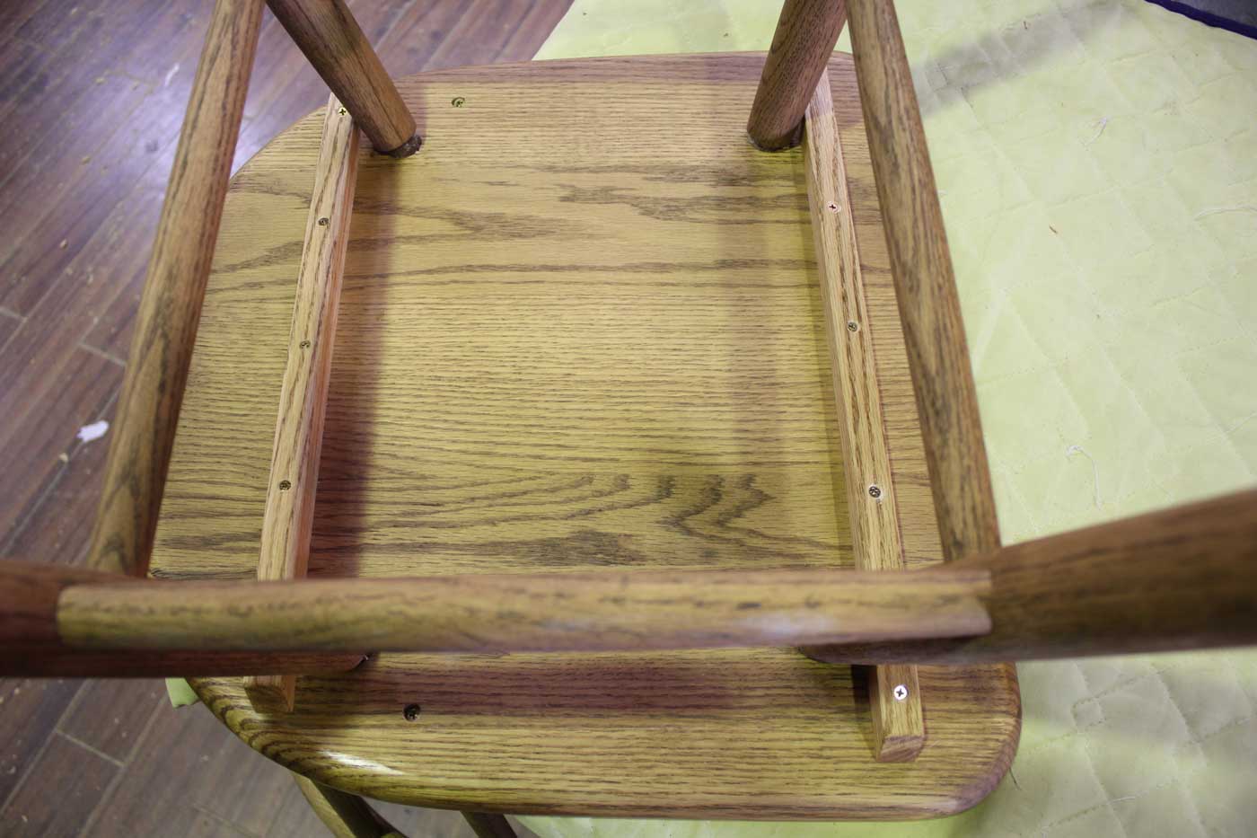 椅子 座面割れの圧着 修理