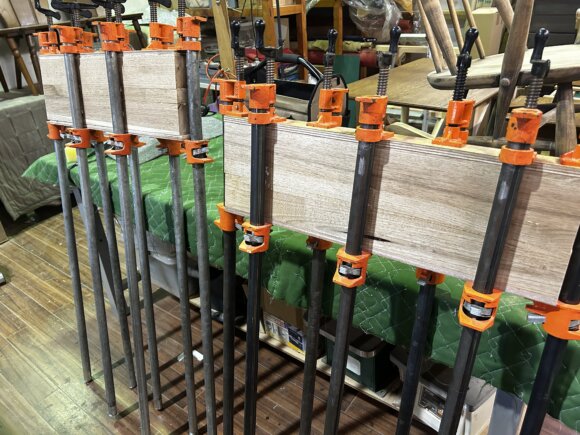 材料を成型していきます